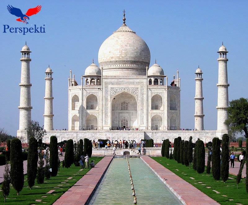 Taj Mahal si pjes e Artit Islam.