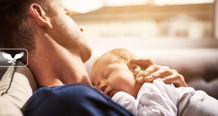 Pse ndodh stresi pas lindjes te babai?