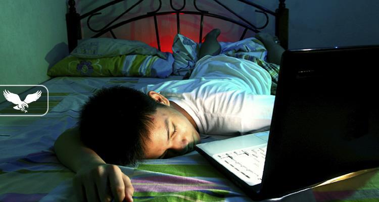 Si ndikon interneti n gjumin e nj personi?