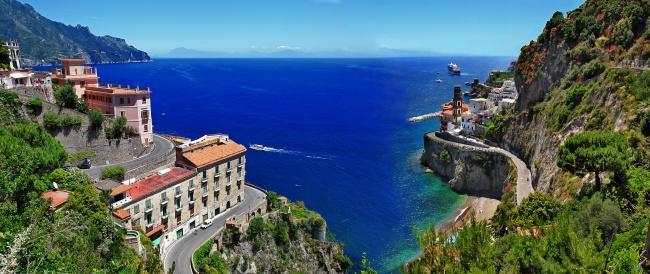 Bregdeti Amalfi, Itali